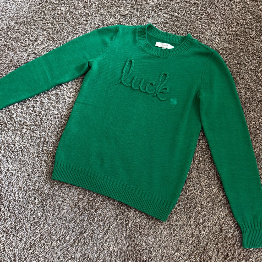 ‼️DONATING‼️ NWOT LOFT Vibrant Green “Luck” Knit Sweater